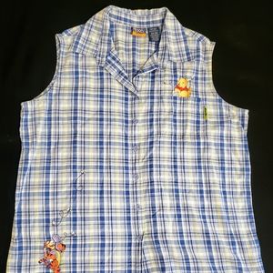 Woman's Winnie the Pooh button-up vest sz L/XL